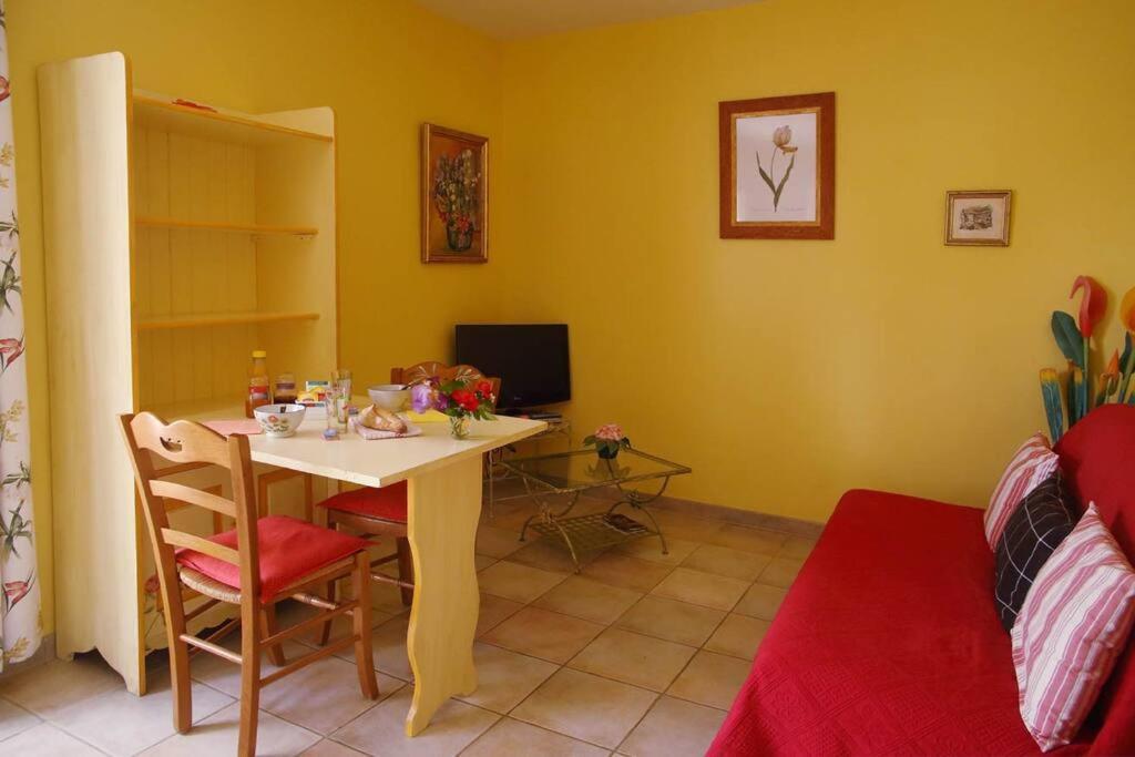 Anduze Gîte Les Pins 2/3 personnes au calme. Massillargues-Attuech Extérieur photo
